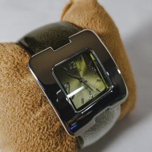 Suisse Quartz Stainless Steel Watch Japan Movement